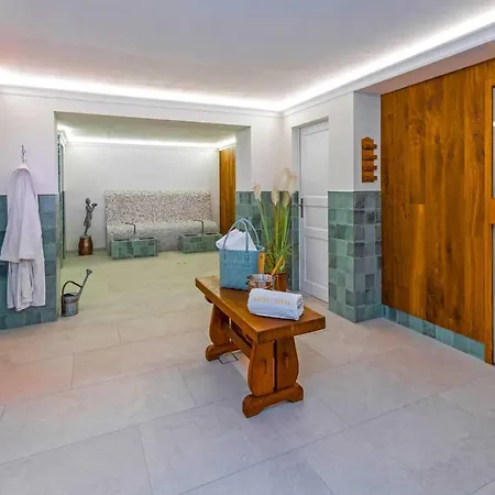فندق Romantik Friederikenhof Restaurant & لوبيك